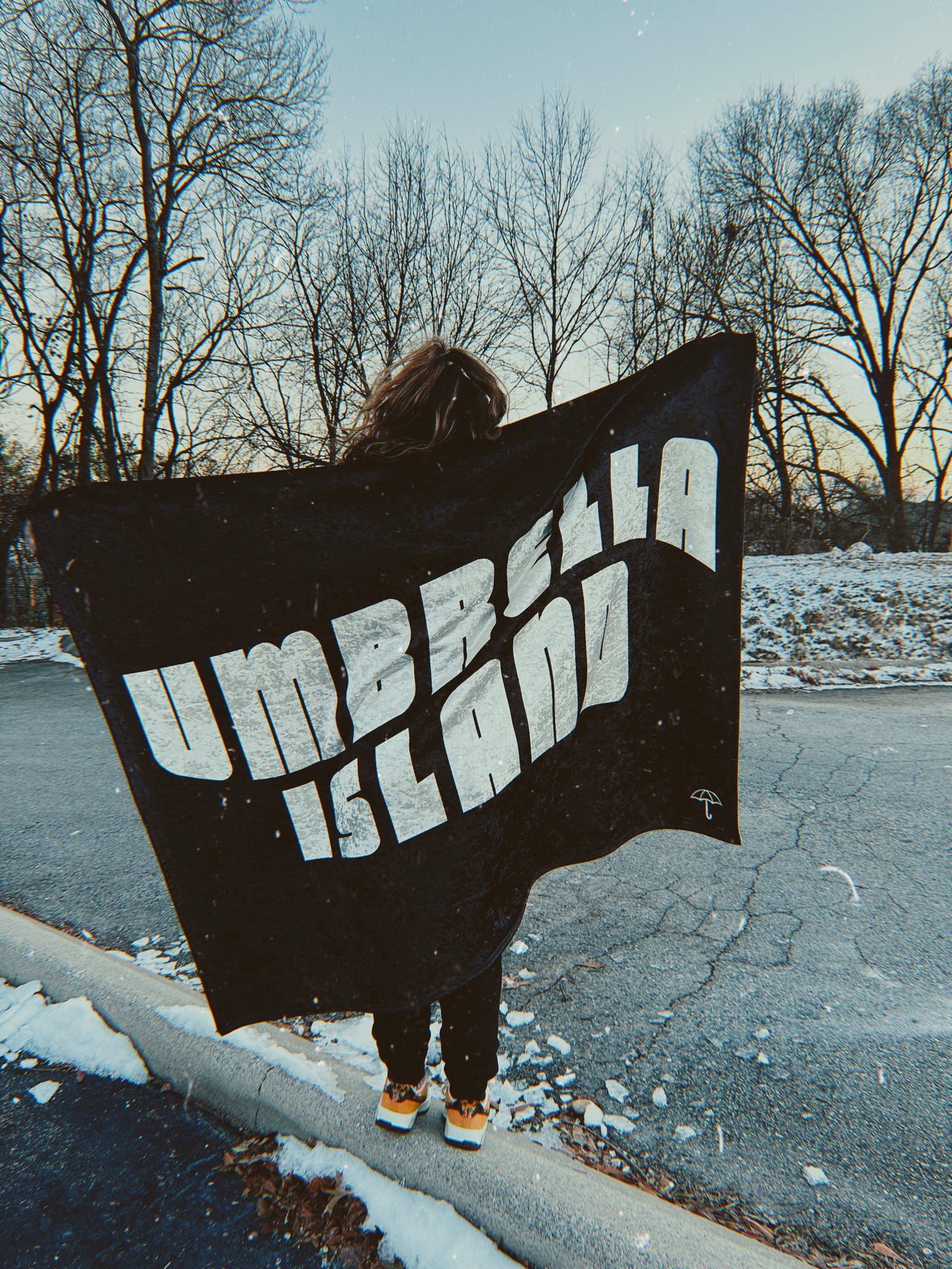 UI Essential Crushed Velvet Blanket